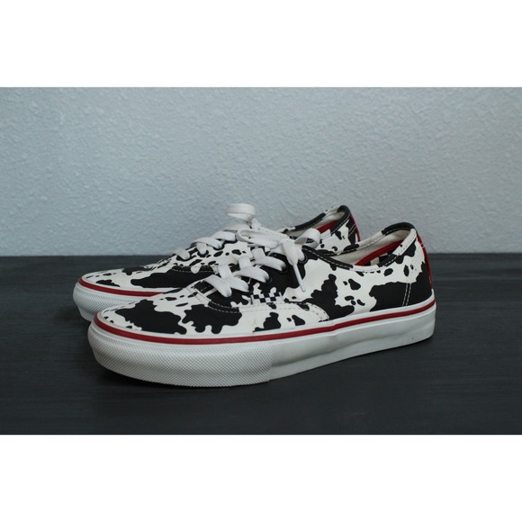 NEW Vans Custom Cow‎ Print Canvas Cow Print & Chick-Fil-A Skate Shoe 7.5M 9W - Picture 1 of 6